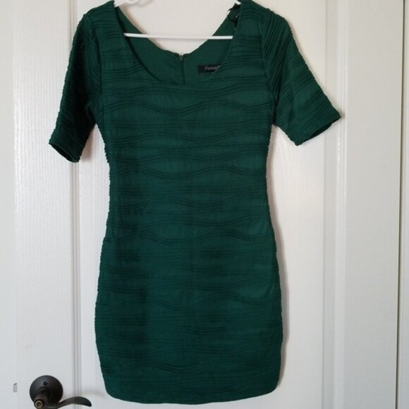 Dresses & Skirts - Emerald Green Dress